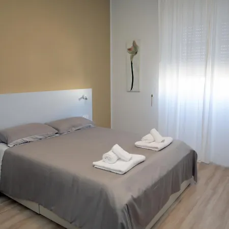 Appartement Deruchi 1 *