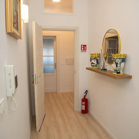 Deruchi 1 Apartment *